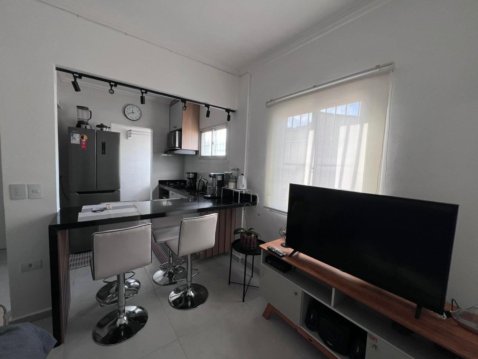 Canto Forte- Suite C/Varanda - Ate 5 Hospedes- Garagem - Wi Fi E 200 Metros Da Praia, 50 Metros Da Av Gastronomica Da Pg Praia Grande  Extérieur photo