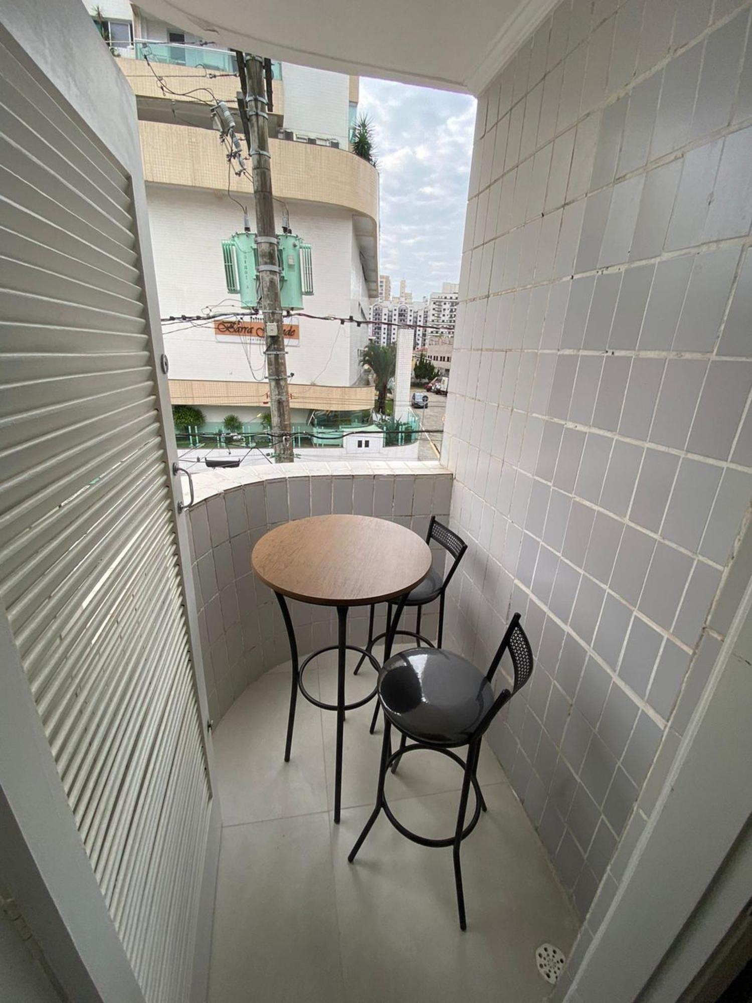 Canto Forte- Suite C/Varanda - Ate 5 Hospedes- Garagem - Wi Fi E 200 Metros Da Praia, 50 Metros Da Av Gastronomica Da Pg Praia Grande  Extérieur photo
